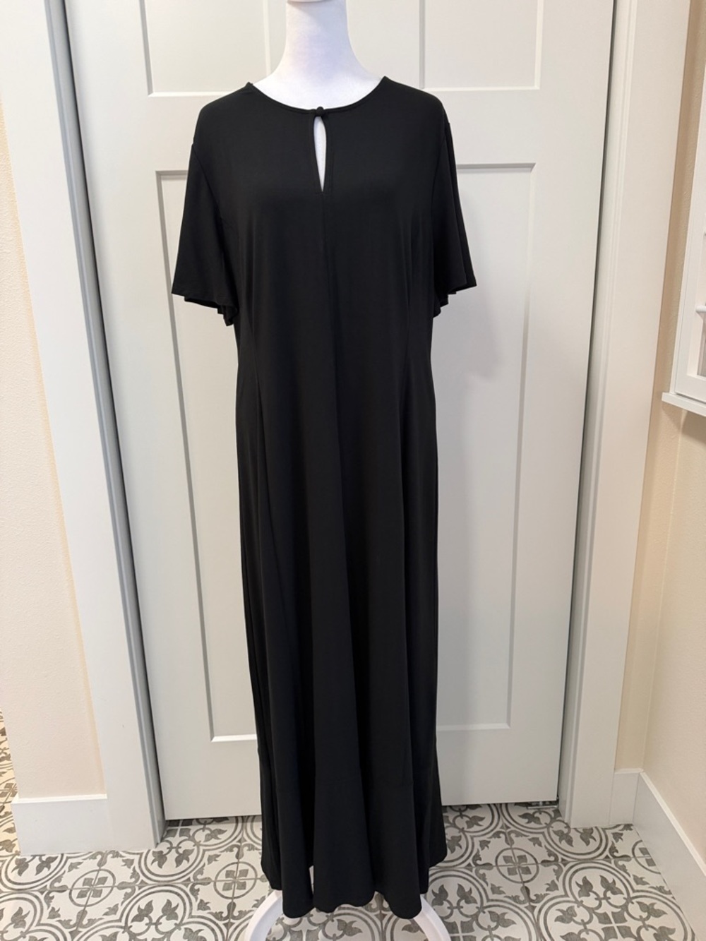 J. Jill Black Maxi Dress with Keyhole Detail